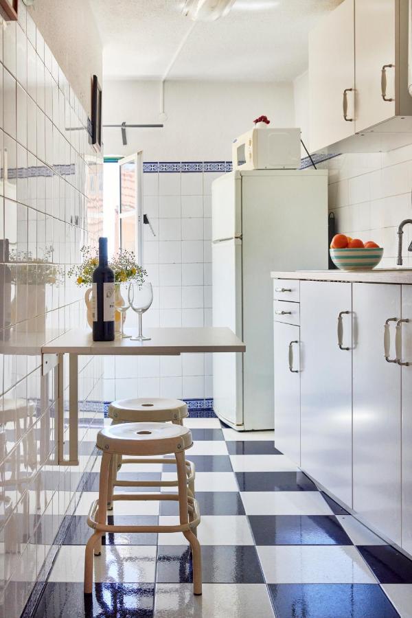 Light Filled Apartment Near Chiado, By Timecooler Lisboa Exterior foto